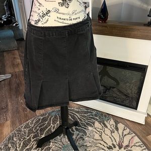 Black Denim Pleated Skirt. Size L